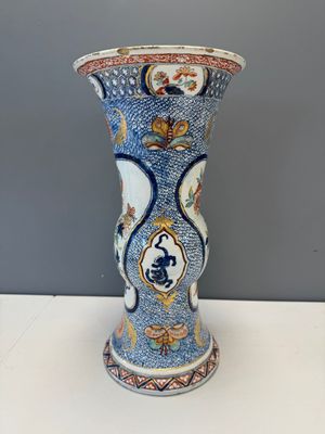 An exceptional polychrome Dutch Delft five-piece garniture in Chinese Kangxi style, first quarter 18th C. — photo 16