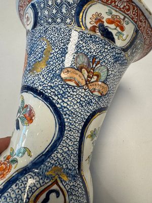 An exceptional polychrome Dutch Delft five-piece garniture in Chinese Kangxi style, first quarter 18th C. — photo 19