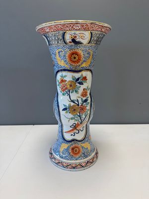 An exceptional polychrome Dutch Delft five-piece garniture in Chinese Kangxi style, first quarter 18th C. — photo 3