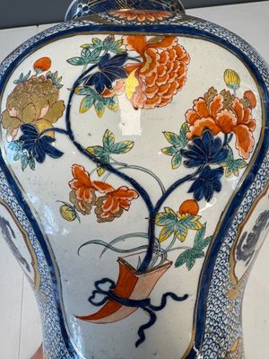 An exceptional polychrome Dutch Delft five-piece garniture in Chinese Kangxi style, first quarter 18th C. — photo 35