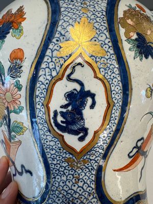 An exceptional polychrome Dutch Delft five-piece garniture in Chinese Kangxi style, first quarter 18th C. — photo 36