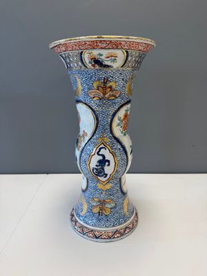 An exceptional polychrome Dutch Delft five-piece garniture in Chinese Kangxi style, first quarter 18th C. — photo 4
