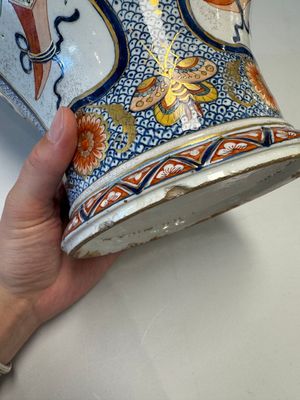 An exceptional polychrome Dutch Delft five-piece garniture in Chinese Kangxi style, first quarter 18th C. — photo 43