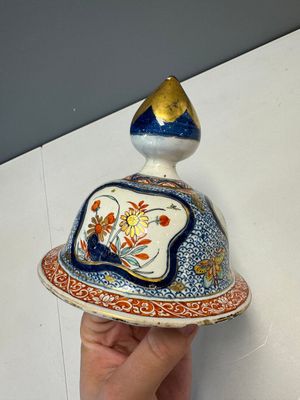 An exceptional polychrome Dutch Delft five-piece garniture in Chinese Kangxi style, first quarter 18th C. — photo 47