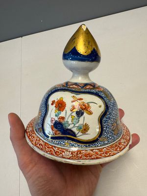 An exceptional polychrome Dutch Delft five-piece garniture in Chinese Kangxi style, first quarter 18th C. — photo 48
