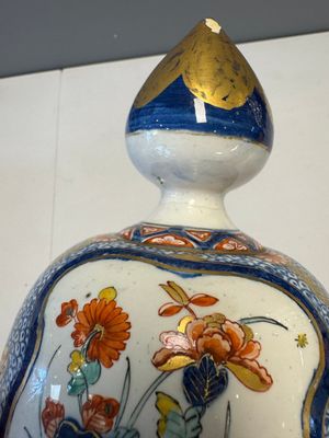 An exceptional polychrome Dutch Delft five-piece garniture in Chinese Kangxi style, first quarter 18th C. — photo 49