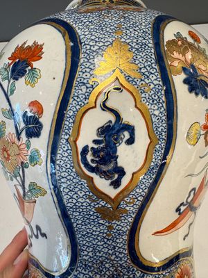 An exceptional polychrome Dutch Delft five-piece garniture in Chinese Kangxi style, first quarter 18th C. — photo 62