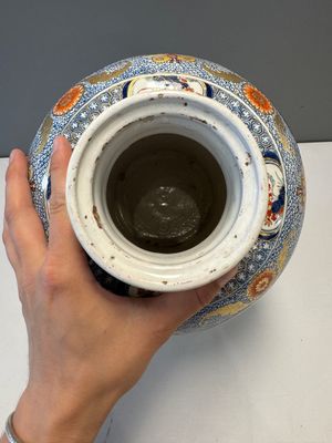 An exceptional polychrome Dutch Delft five-piece garniture in Chinese Kangxi style, first quarter 18th C. — photo 64