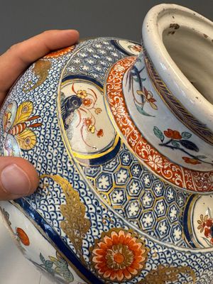 An exceptional polychrome Dutch Delft five-piece garniture in Chinese Kangxi style, first quarter 18th C. — photo 67
