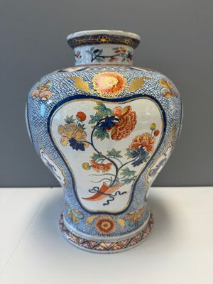 An exceptional polychrome Dutch Delft five-piece garniture in Chinese Kangxi style, first quarter 18th C. — photo 82