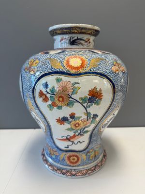 An exceptional polychrome Dutch Delft five-piece garniture in Chinese Kangxi style, first quarter 18th C. — photo 83