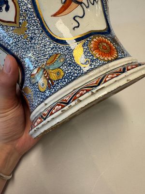 An exceptional polychrome Dutch Delft five-piece garniture in Chinese Kangxi style, first quarter 18th C. — photo 95