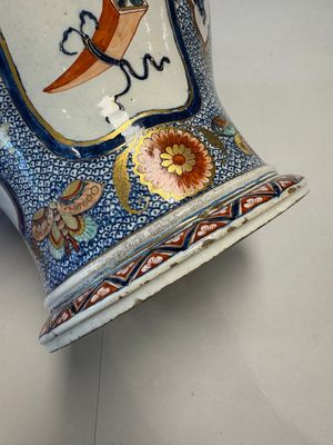 An exceptional polychrome Dutch Delft five-piece garniture in Chinese Kangxi style, first quarter 18th C. — photo 96