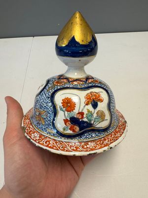 An exceptional polychrome Dutch Delft five-piece garniture in Chinese Kangxi style, first quarter 18th C. — photo 97