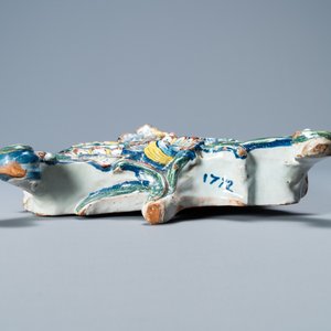 An exceptional polychrome Dutch Delft pocket watch stand, dated 1772 — photo 5