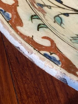 Een uitzonderlijke polychrome Iznik schotel met een pauw, Turkije, laatste kwart 16e eeuw — 照片 6