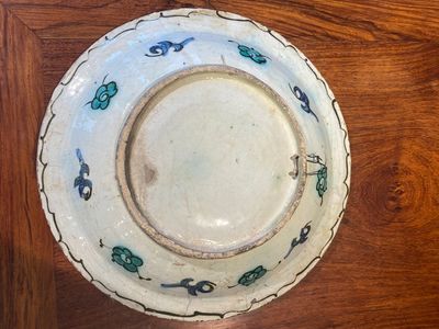 Een uitzonderlijke polychrome Iznik schotel met een pauw, Turkije, laatste kwart 16e eeuw — 照片 7