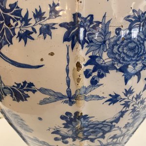 An exceptionally large blue and white baluster vase with naturalistic design, Delft or Frankfurt, late 17th C. — 照片 31