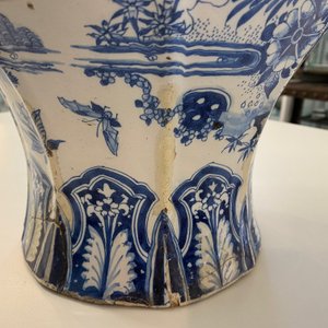 An exceptionally large blue and white baluster vase with naturalistic design, Delft or Frankfurt, late 17th C. — 照片 33