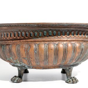 An exceptionally large brass jardiniere and two smaller ones, 17/18th C. — 照片 2