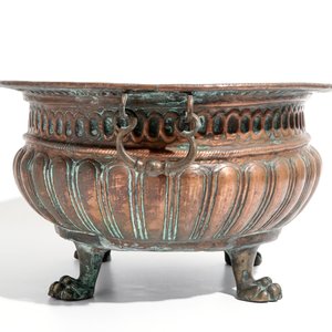 An exceptionally large brass jardiniere and two smaller ones, 17/18th C. — 照片 3