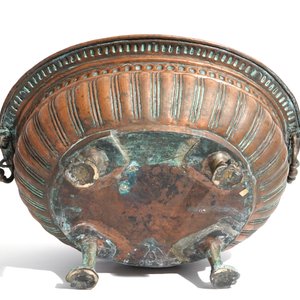 An exceptionally large brass jardiniere and two smaller ones, 17/18th C. — 照片 7