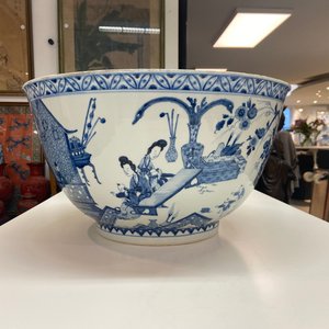 An exceptionally large Chinese blue and white bowl, Kangxi — photo 57