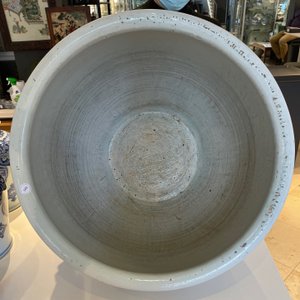 An exceptionally large Chinese blue and white 'lotus scroll' fish bowl, Kangxi — photo 14