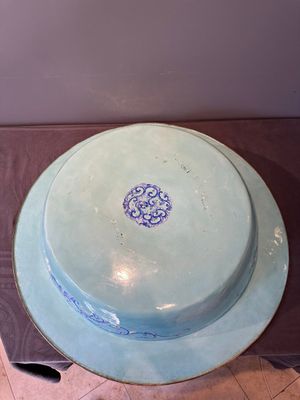 An exceptionally large Chinese Canton enamel basin with floral design, Yongzheng — photo 15
