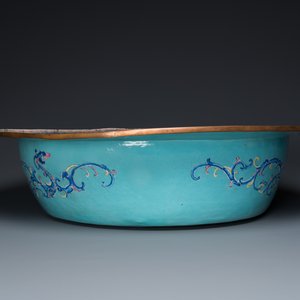 An exceptionally large Chinese Canton enamel basin with floral design, Yongzheng — photo 11