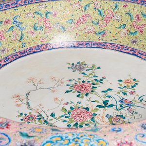 An exceptionally large Chinese Canton enamel basin, Yongzheng — photo 11