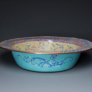 An exceptionally large Chinese Canton enamel basin, Yongzheng — photo 3