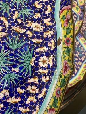 An exceptionally large Chinese Canton enamel rice table or sweetmeat set in its original Canton gilt-lacquered presentation table, 18/19th C. — photo 18