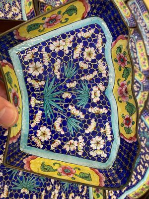 An exceptionally large Chinese Canton enamel rice table or sweetmeat set in its original Canton gilt-lacquered presentation table, 18/19th C. — photo 21