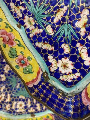 An exceptionally large Chinese Canton enamel rice table or sweetmeat set in its original Canton gilt-lacquered presentation table, 18/19th C. — photo 42