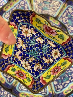 An exceptionally large Chinese Canton enamel rice table or sweetmeat set in its original Canton gilt-lacquered presentation table, 18/19th C. — photo 47