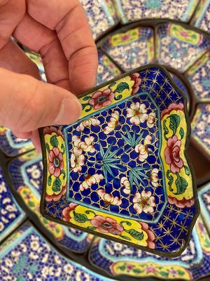 An exceptionally large Chinese Canton enamel rice table or sweetmeat set in its original Canton gilt-lacquered presentation table, 18/19th C. — photo 54
