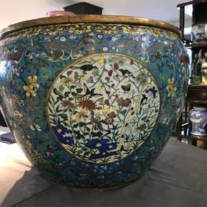 An exceptionally large Chinese gilt bronze and cloisonné fish bowl, Jiaqing — 照片 9