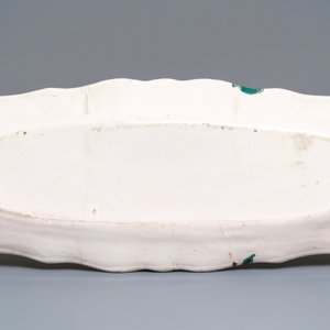 An exceptionally large French faience de l'Est chinoiserie elongated oval dish, Strasbourg, 18th C. — photo 2