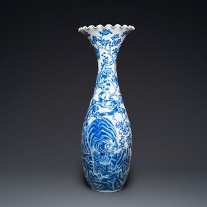 An exceptionally large Japanese blue and white Arita 'tigers' vase, Meiji, 19th C. — photo 1