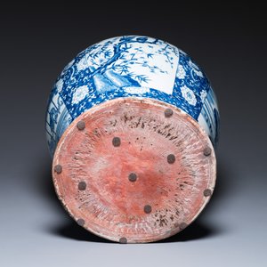 An exceptionally large pair of Chinese blue and white vases and covers, 19/20th C. — 照片 13