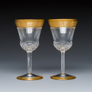 An extensive 53-piece French gilt-decorated 'Thistle Gold' crystal glass service with two decanter labels and a pair of candlesticks — photo 21