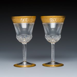 An extensive 53-piece French gilt-decorated 'Thistle Gold' crystal glass service with two decanter labels and a pair of candlesticks — photo 22