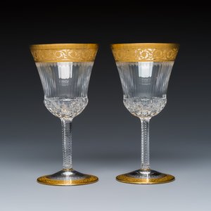An extensive 53-piece French gilt-decorated 'Thistle Gold' crystal glass service with two decanter labels and a pair of candlesticks — photo 23