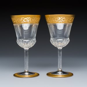 An extensive 53-piece French gilt-decorated 'Thistle Gold' crystal glass service with two decanter labels and a pair of candlesticks — photo 30