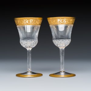 An extensive 53-piece French gilt-decorated 'Thistle Gold' crystal glass service with two decanter labels and a pair of candlesticks — photo 34
