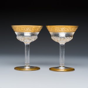 An extensive 53-piece French gilt-decorated 'Thistle Gold' crystal glass service with two decanter labels and a pair of candlesticks — photo 41