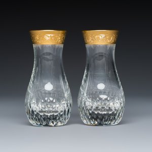 An extensive 53-piece French gilt-decorated 'Thistle Gold' crystal glass service with two decanter labels and a pair of candlesticks — photo 9