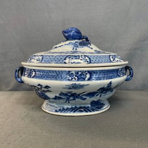 An extensive Chinese blue and white 'hunting scene' service, 18/19th C. — 照片 64