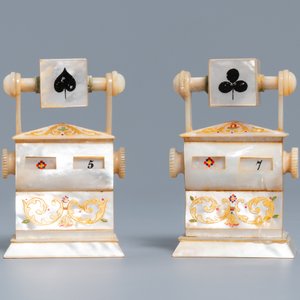 An extensive Chinese Canton export gilt and lacquer gaming box with mother-of-pearl accessories, 19th C. — photo 14